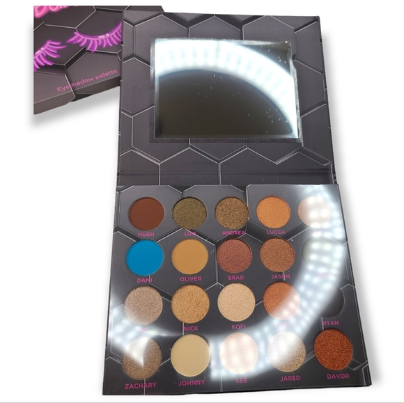 Barbarella Eyeshadow Palette by BeeBeauty London - Picture 16 of 17